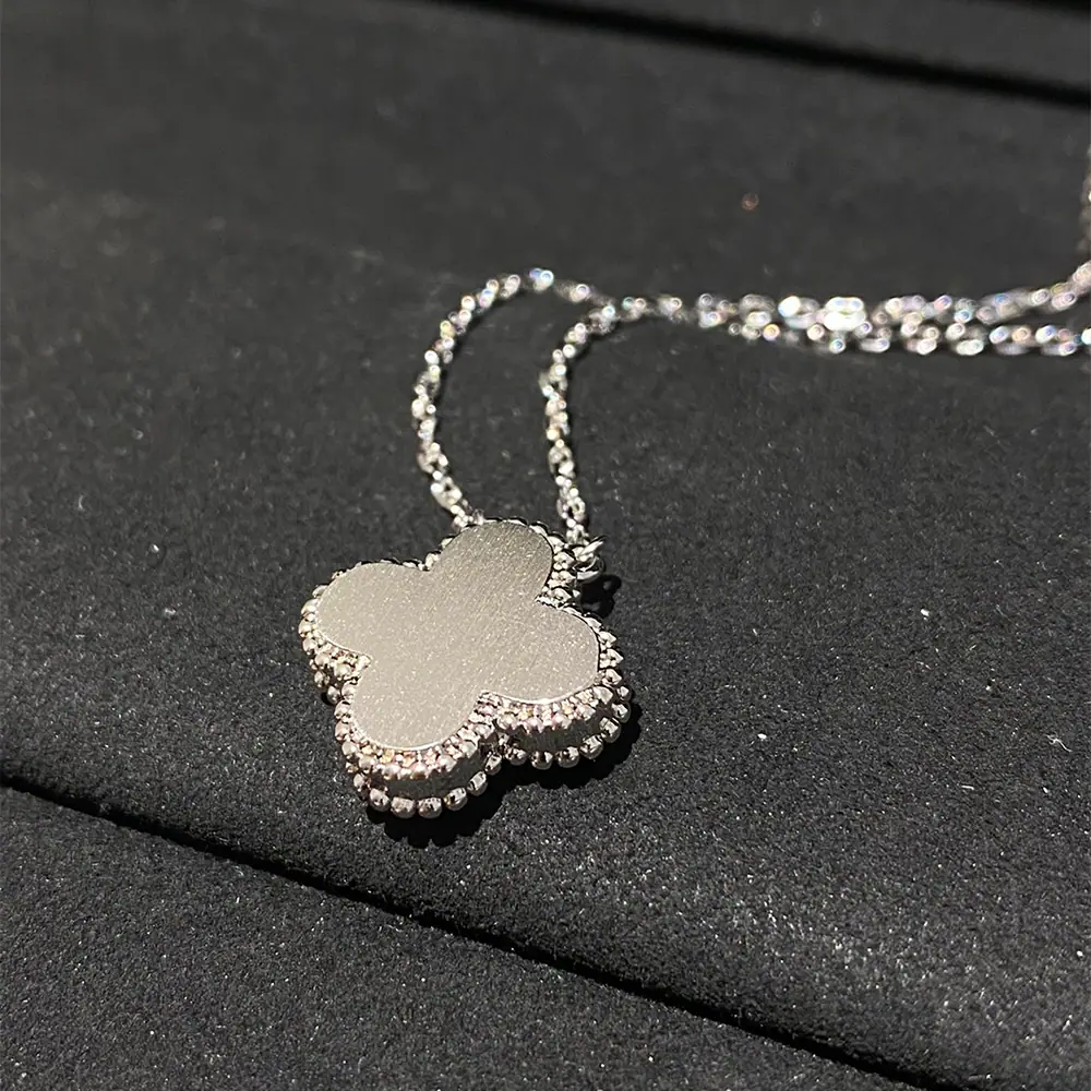 Motif Necklace