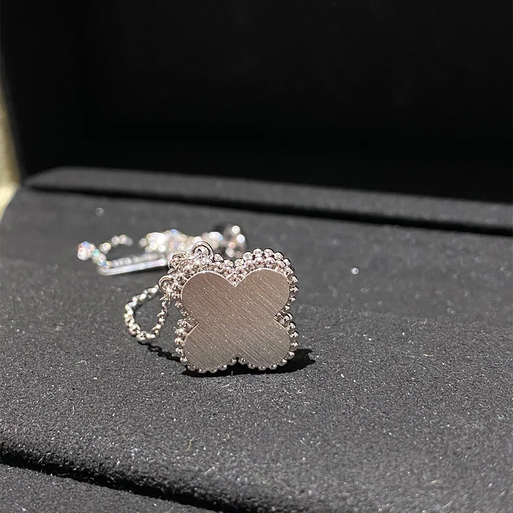Motif Necklace