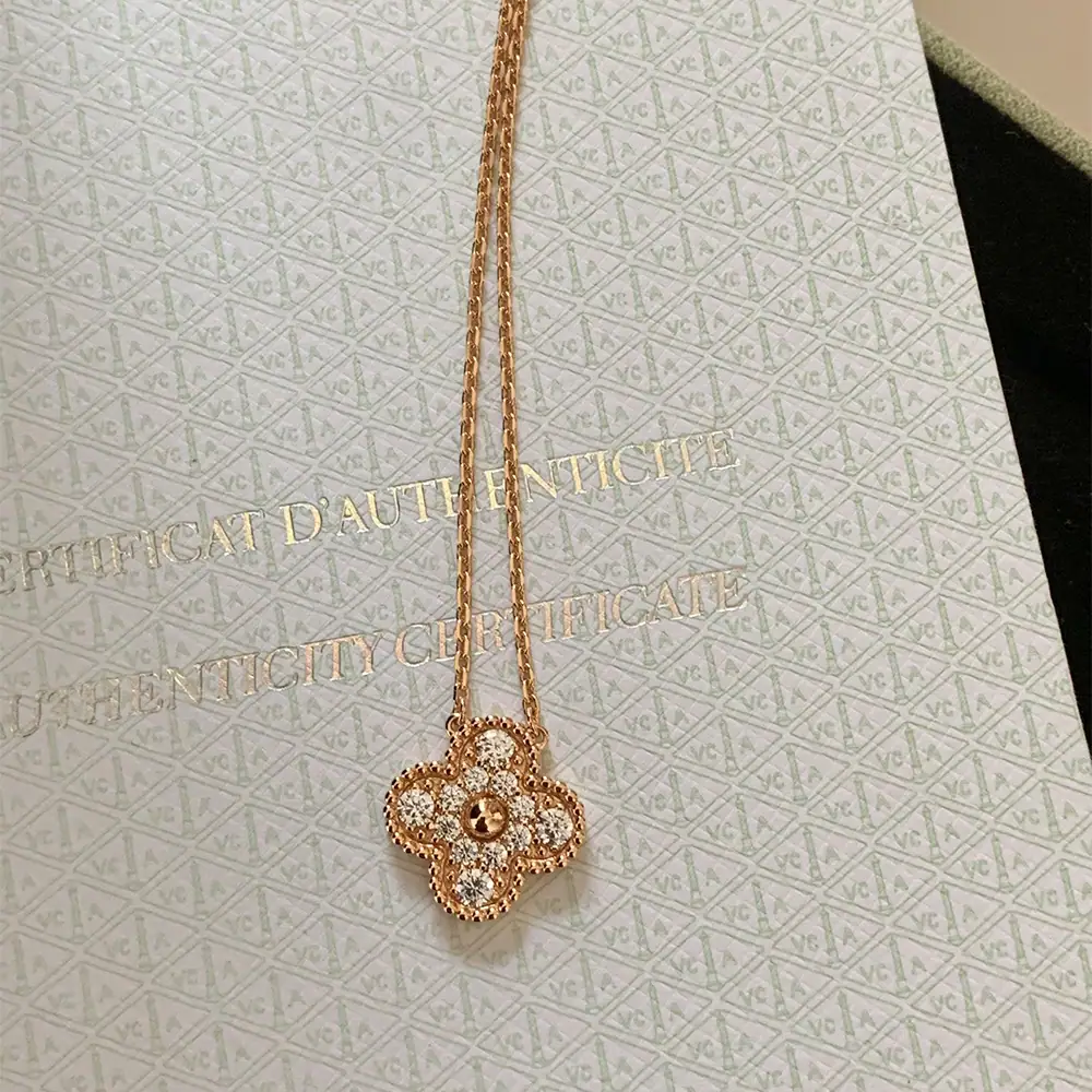 Clover Necklace