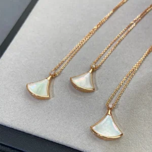 Mother-of-Pearl Fan Necklace