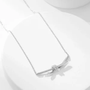 Arc Linear Pendant Necklace