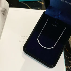 Medium Smile Necklace