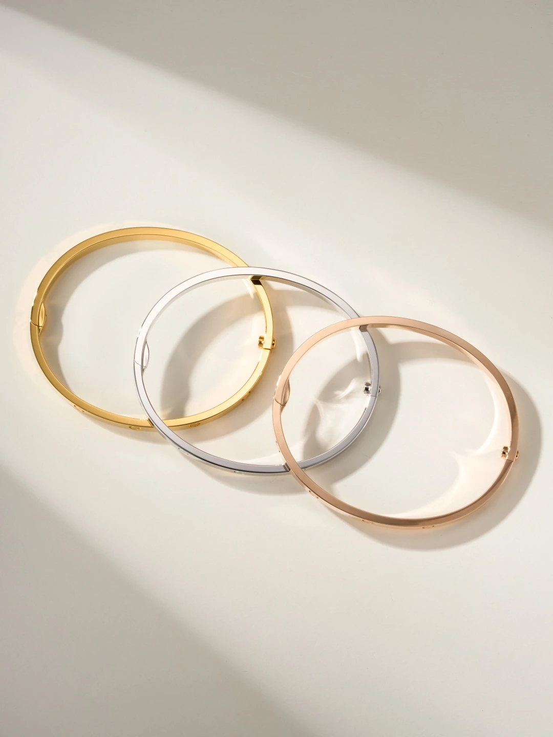 Slim Polished Screw Motif Bracelet