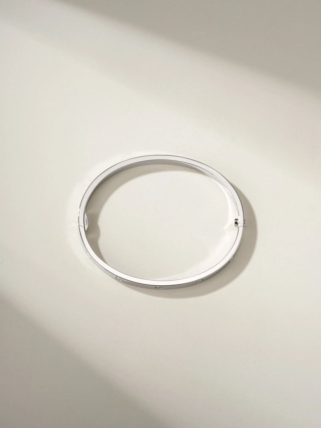Slim Polished Screw Motif Bracelet