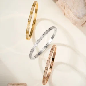 Slim Pavé Screw Motif Bracelet
