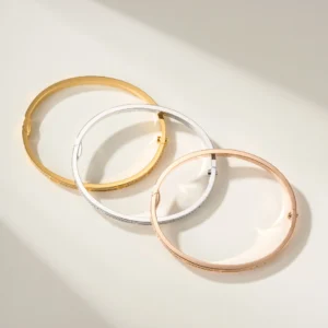 Slim Pavé Screw Motif Bracelet