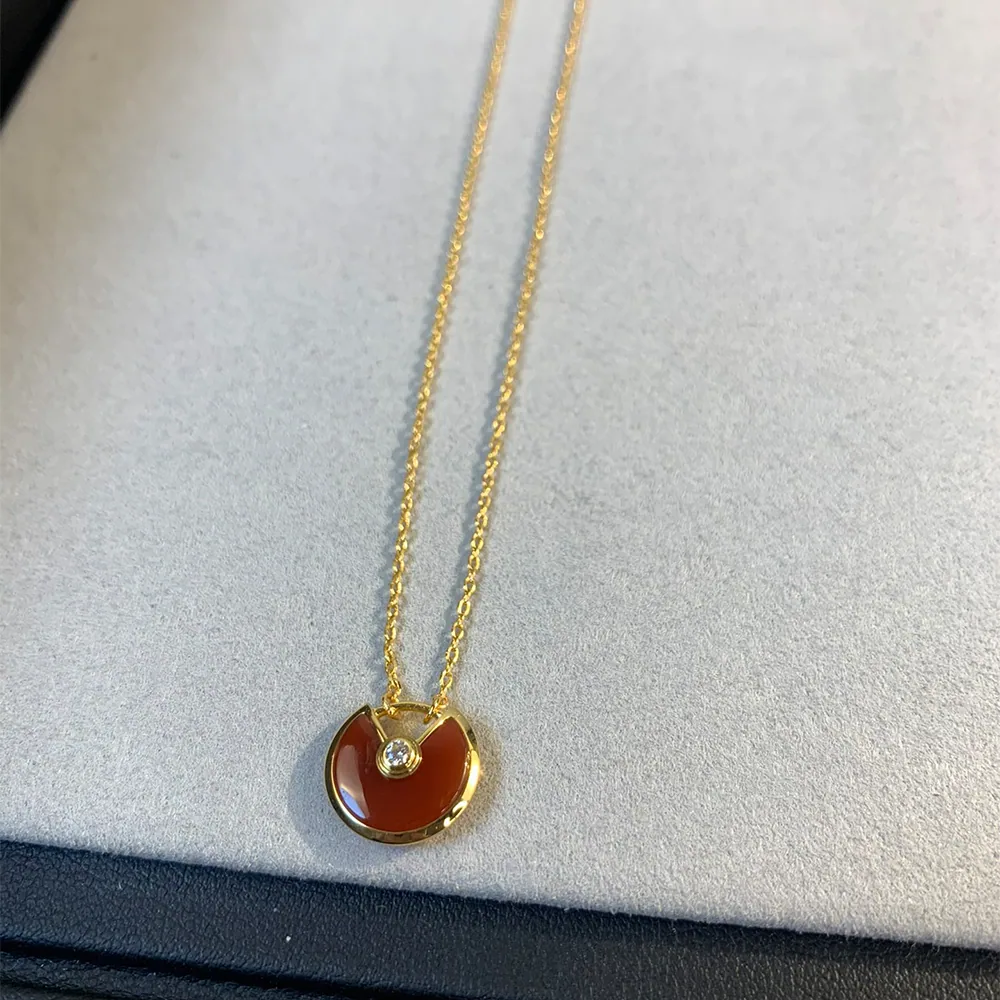 Elara Circular Necklace