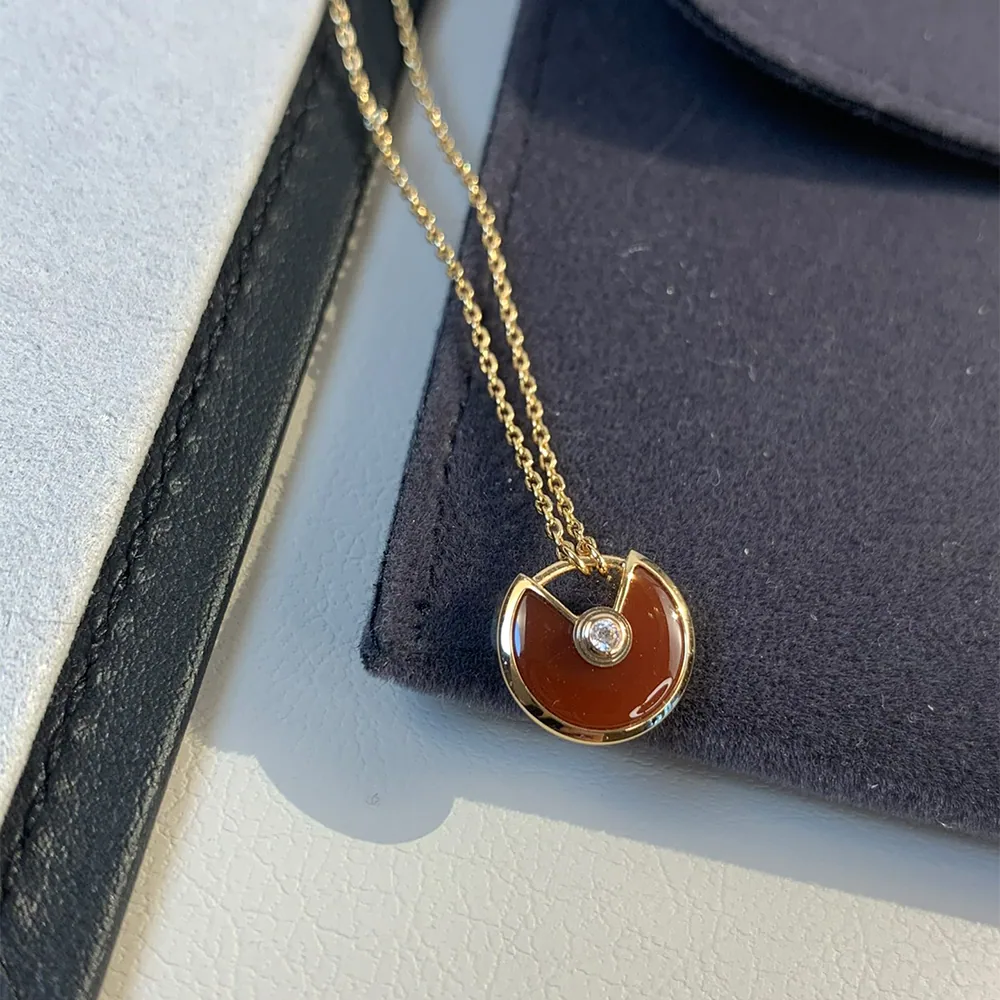 Elara Circular Necklace