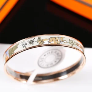 Toggle Bracelet