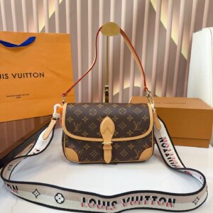 Auvrien 181901 Luxury Bags(23*10*15)cm