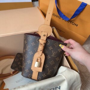 Auvrien 181915 Luxury Bags(16*18*12)cm