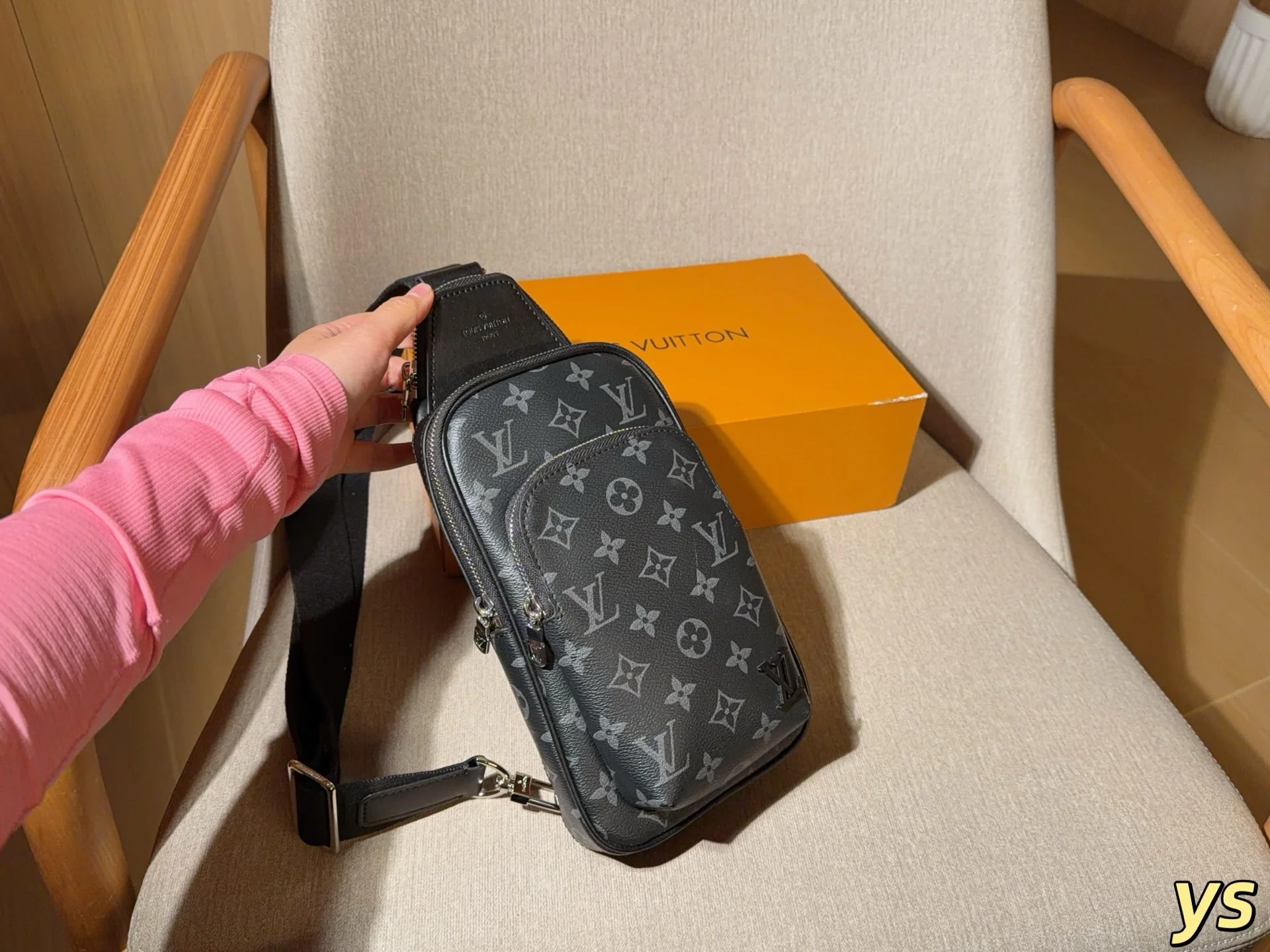 Auvrien 2001139 Luxury Bag 16*26*4cm