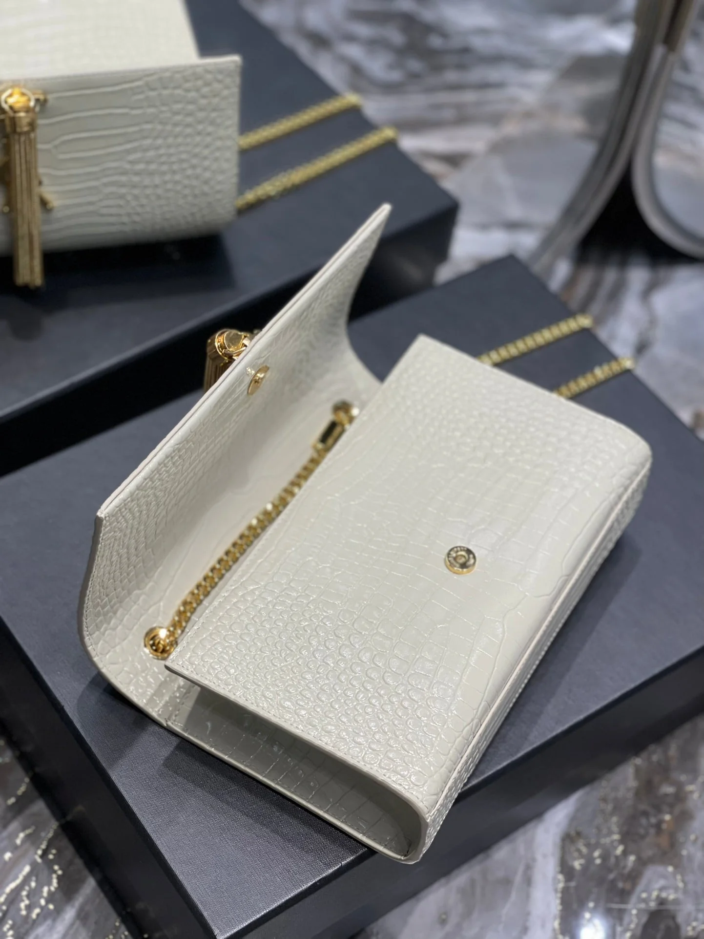 Auvrien 100196 Luxury Bag 24cm