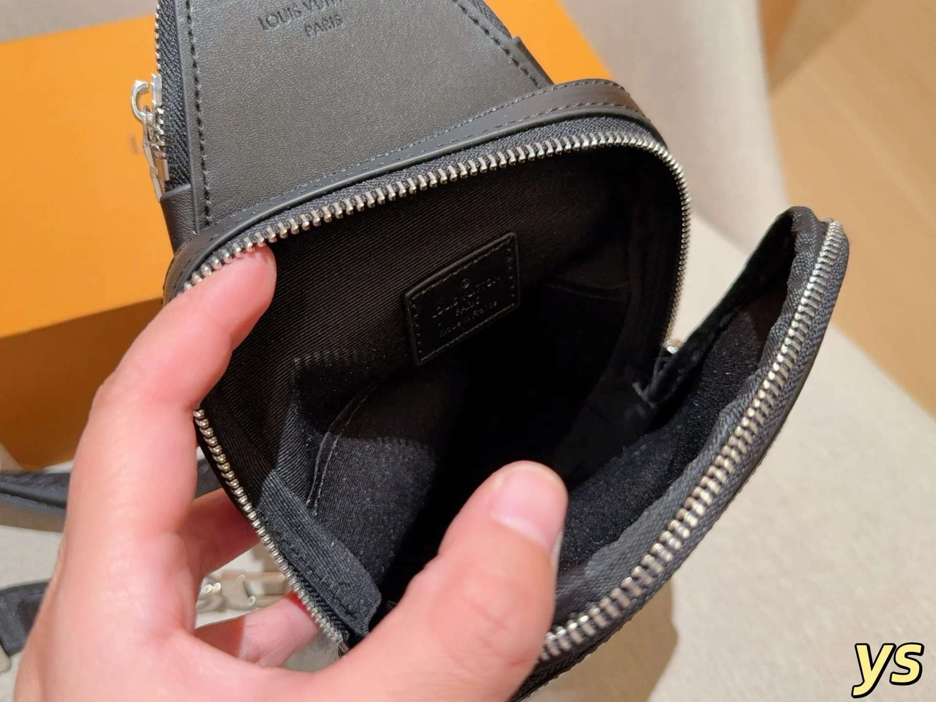 Auvrien 2001140 Luxury Bag 16*26*4cm