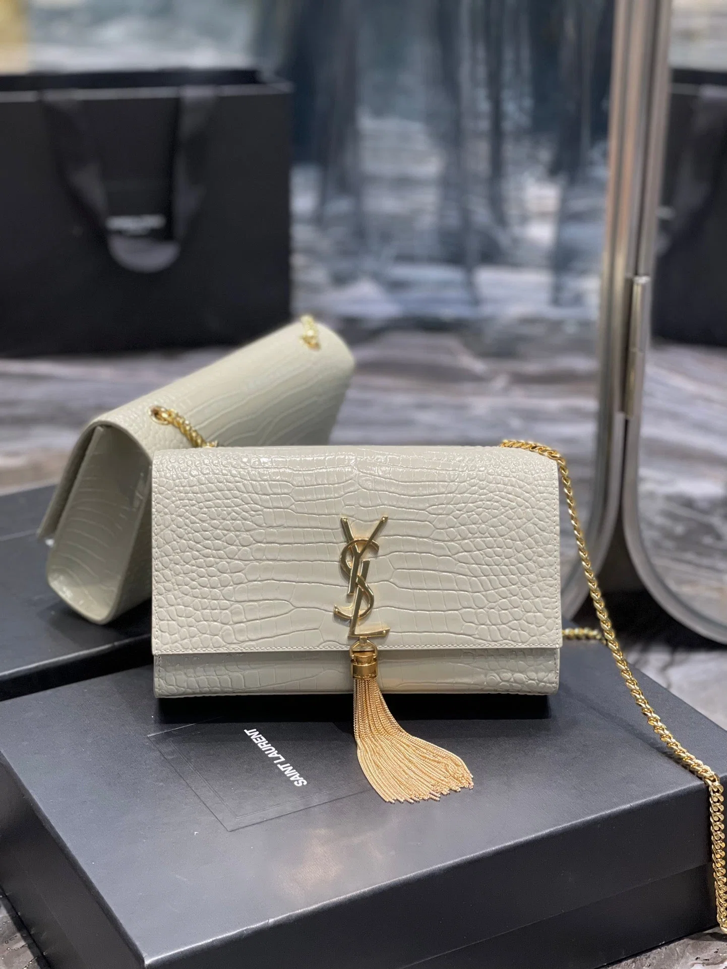 Auvrien 100196 Luxury Bag 24cm