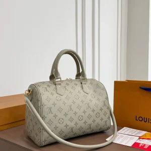 Pillow Bag, Leather, 30 × 21 cm, 0.9 kg