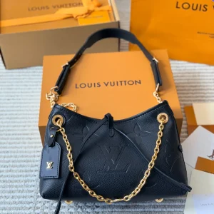 Gold-Chain Shoulder & Crossbody Bag, Leather, 26 cm, 0.78 kg