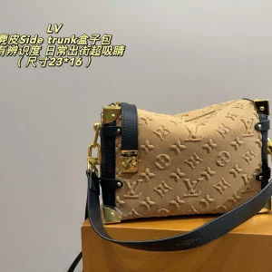 Wildleder Geprägt Monogram Box-Tasche, Narbenleder, 23 × 16 cm, 0,65 kg