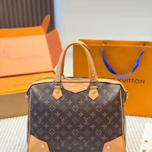 Monogramm Reisetasche, Leder, 35 × 30 cm, 1 kg